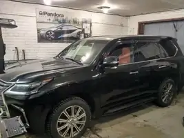 LEXUS LX570